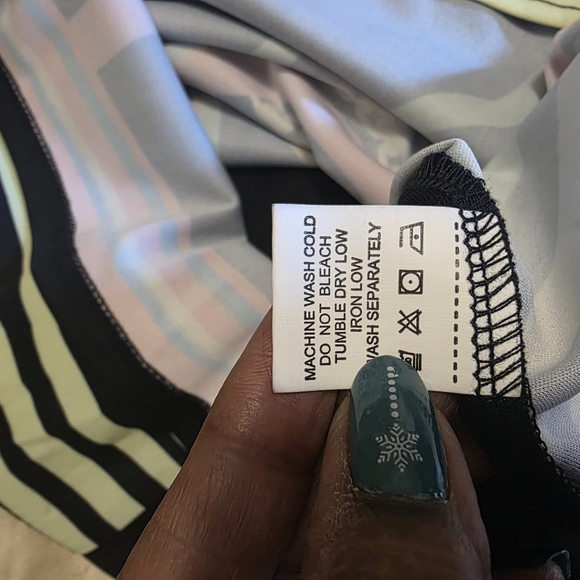 Colorful XL Geometric Print Dress - Picture 4 of 7